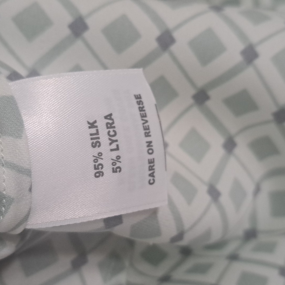 Vintage ST John Mint Green Patterened Silk Blouse Sz 2 - Picture 6 of 6